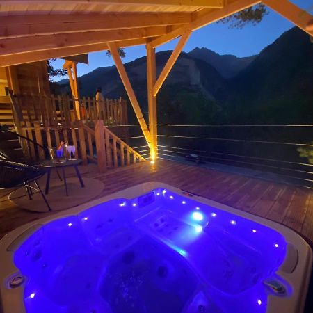 Chalet L'Empreinte Saint-Étienne-de-Tinée Buitenkant foto