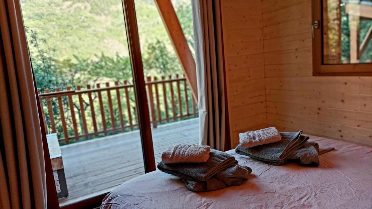 Chalet L'Empreinte Saint-Étienne-de-Tinée Buitenkant foto